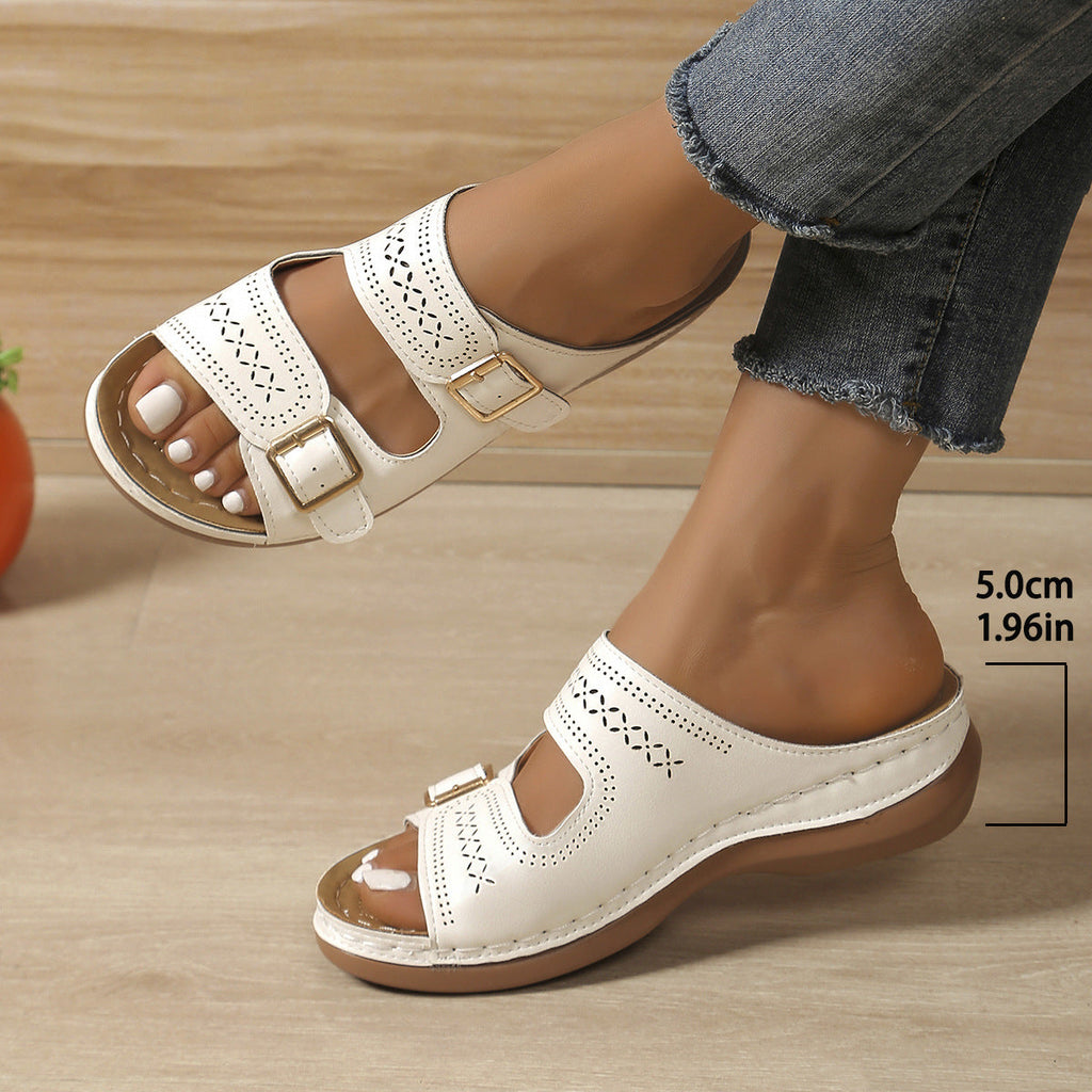 Geschnitzte Gürtelschnalle Plateausandalen Damen Keilabsatz Leichte Outdoor-Slipper