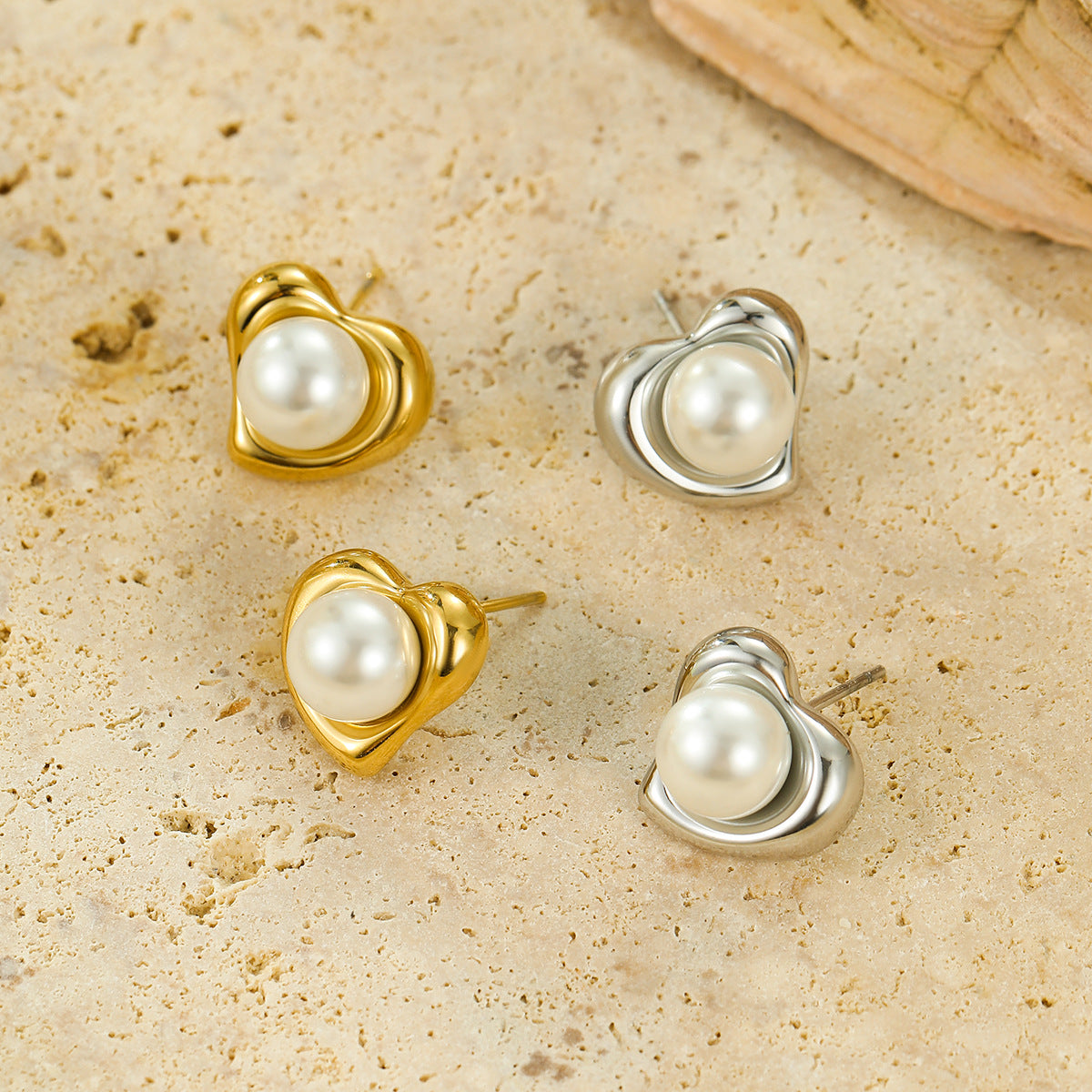 Retro Light Luxury High Grade Stainless Steel Gold Plated Heart Inlaid Pearl Titanium Steel Ear Studs Earrings Ornament
