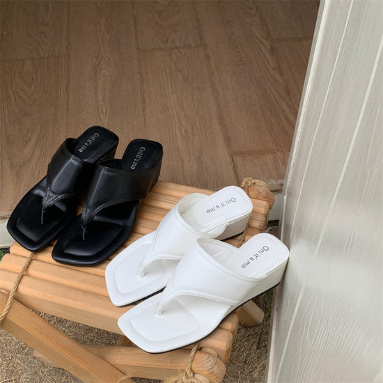 Keil-Zehentrenner Koreanischer Stil 2025 Sommer Neue Strandschuhe Mode Sandalen All-Match Flip-Flops Schuhe