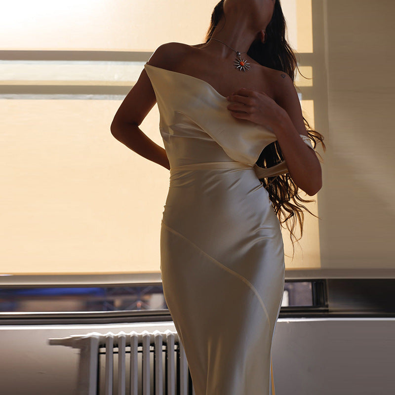 Damen schulterfreies Kleid Sexy rückenfreies Satinkleid Leichtes Luxuskleid Elegantes Fishtail-Kleid