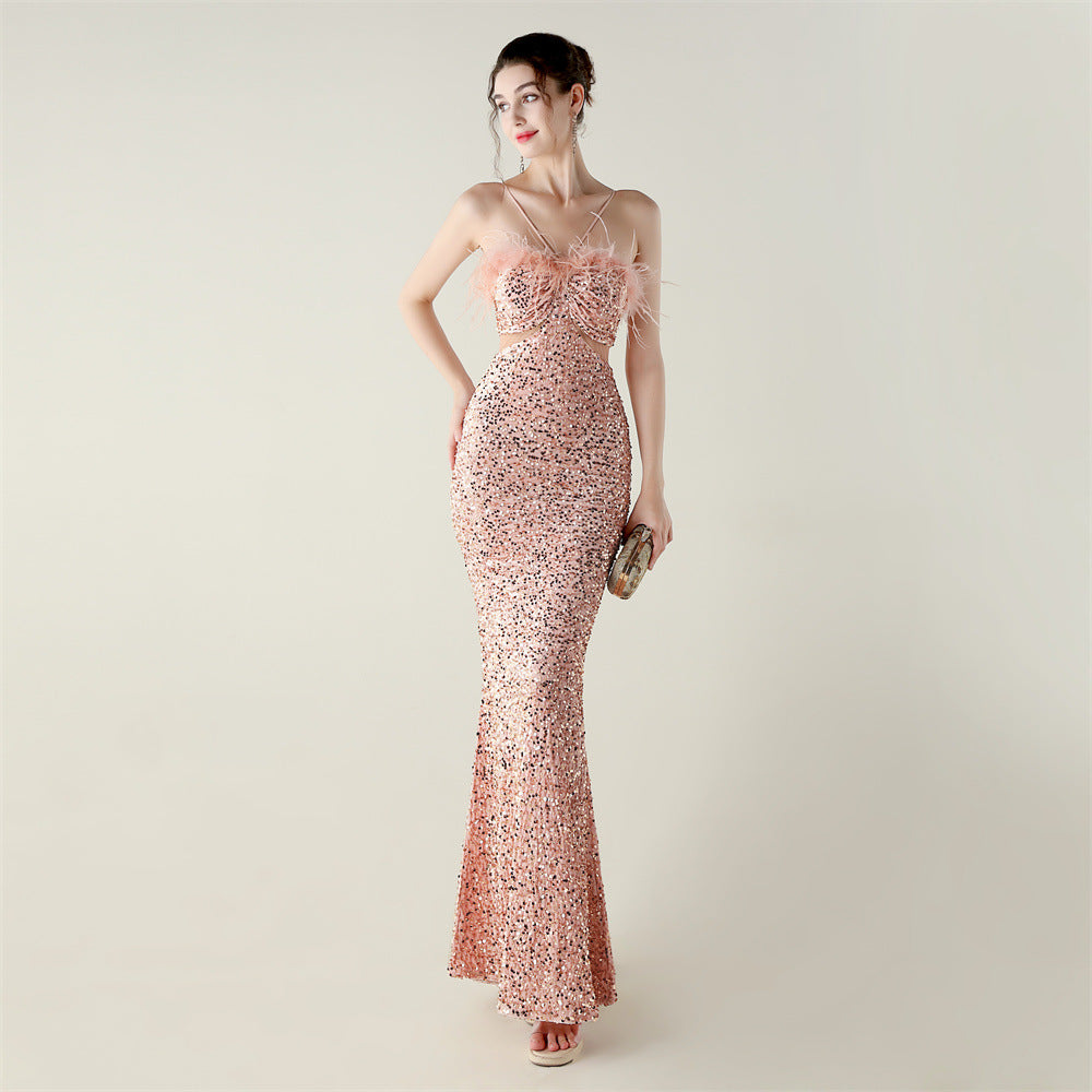 Abendkleid aus Samt mit Pailletten-Bastelarbeiten und Straußenfedern, handgemacht, Fishtail-A-Linie, High-End-Dinnerkleid