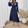 Herbst Urlaub Ethnisch Eng Anliegend Taille V-Ausschnitt Blau Stickerei Kleid Damen