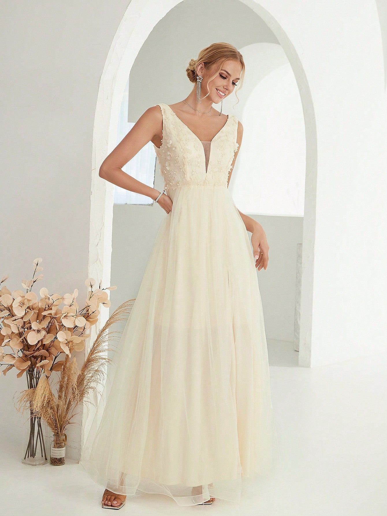 Abendkleid Sexy V-Ausschnitt Ärmelloses Spitzen-Hochzeitskleid Direktversorgung