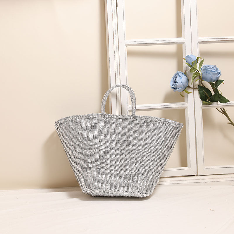 Silberne tragbare Strohgeflecht-Tasche Metallgefühl Große Kapazität Handtragetasche Damen Strandurlaub Strandtasche