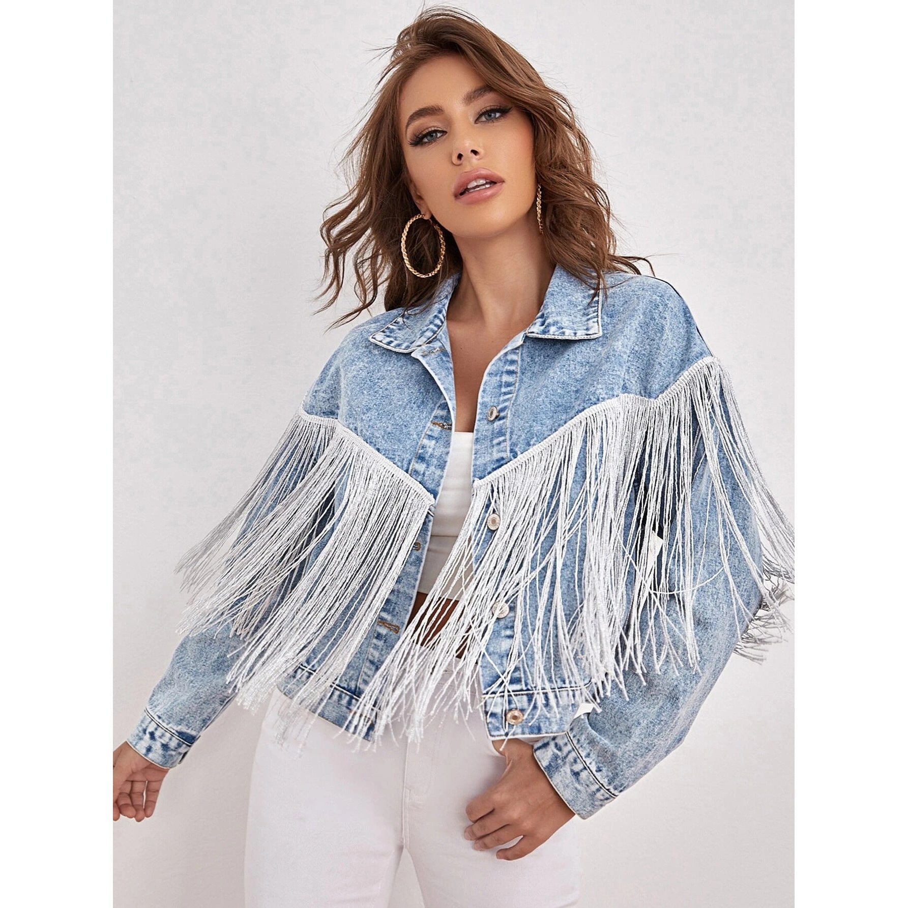 Beliebte Jeansjacke mit Fransenkragen und floraler Verzierung für Damen