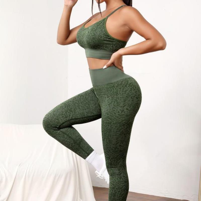 Nahtloser Gestrickter Yoga-Anzug Damen Sportunterwäsche Schöner Rücken Hohe Taille Eng Anliegende Hüfthebende Fitness Yoga-Anzug