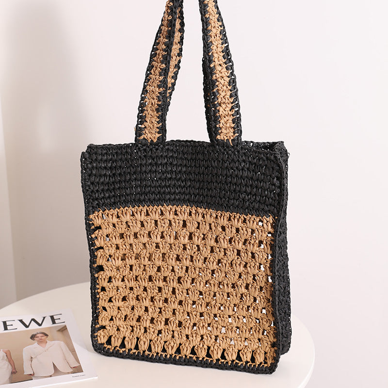 Farblich abgestimmte ausgehöhlte Häkelschulterstrohtasche Besonderes Design Handgewebte Tasche Strandurlaub Tasche