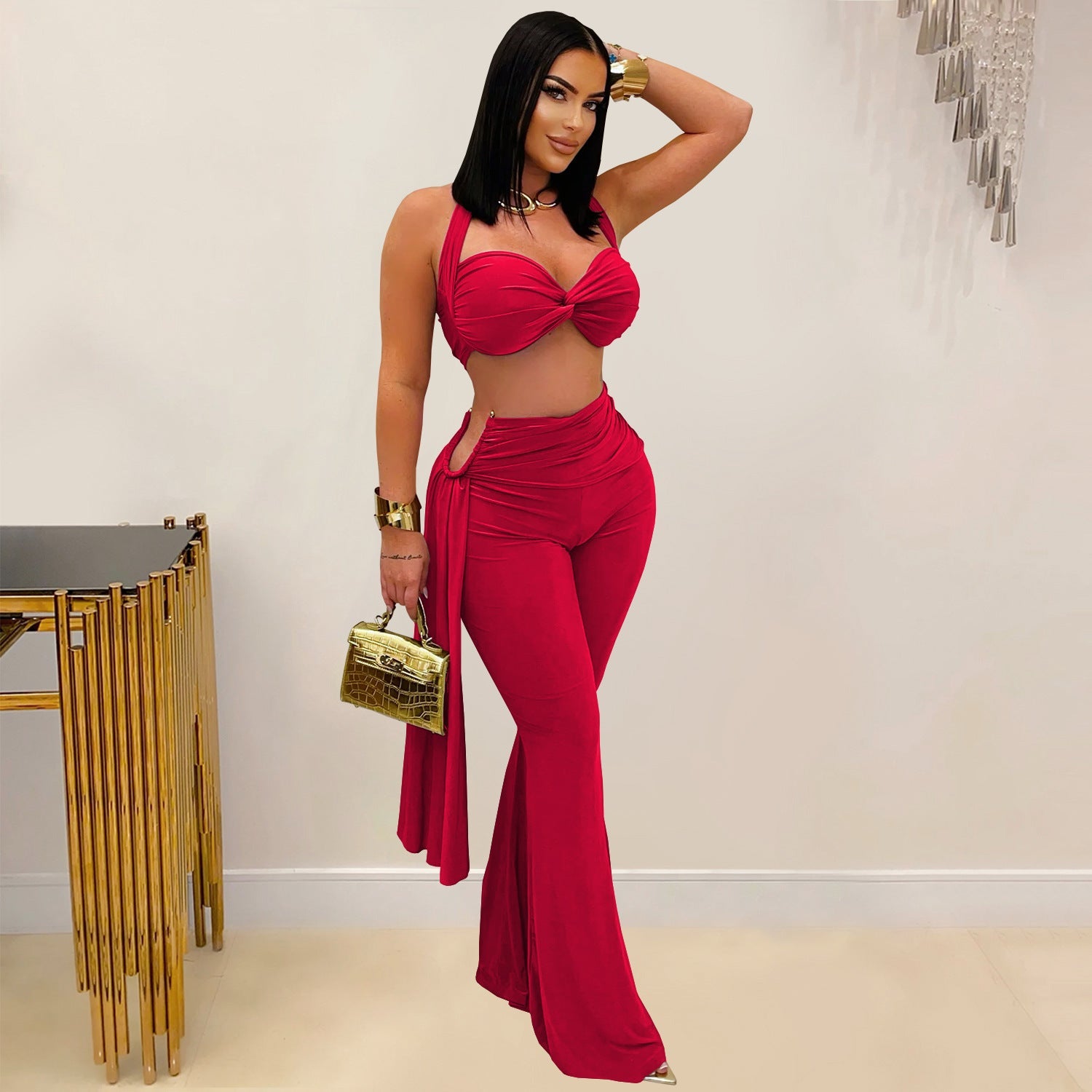 Damen tragen sexy Sommer Bandeau-Oberteil mit Hosen-Set