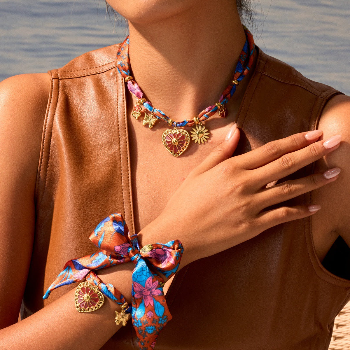 Elegant Colorful Scarf Series Stainless Steel Embellished Heart-Shaped Gorgeous Vacation Hand Jewelry