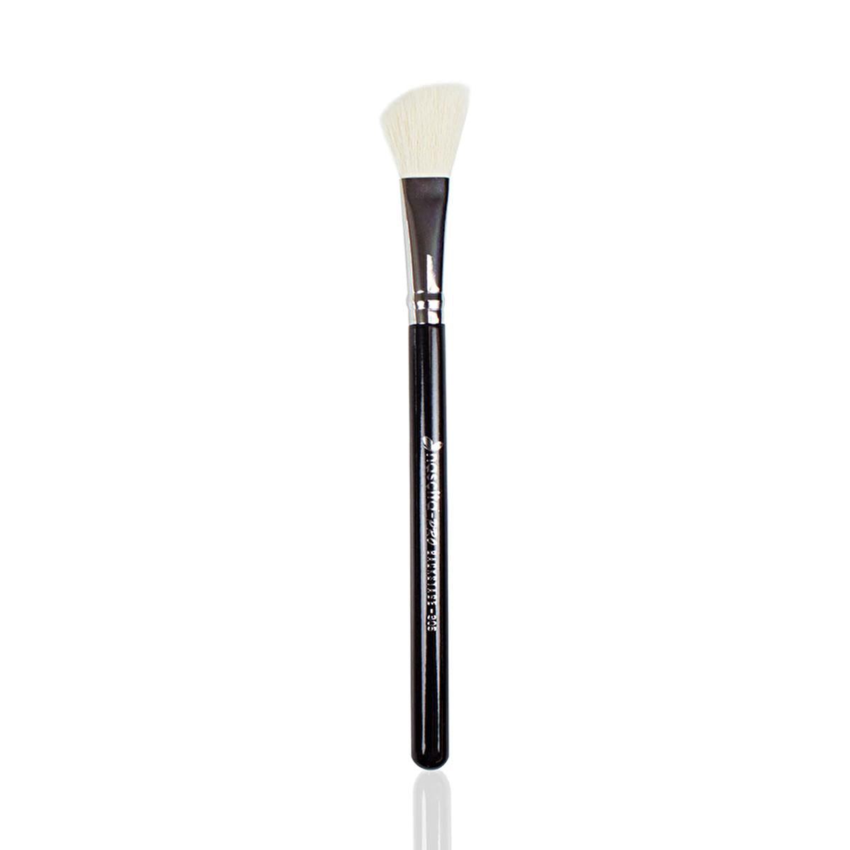 Nascita Angled Makeup Brush for Highlighter, Bronzer &amp; Powder Application