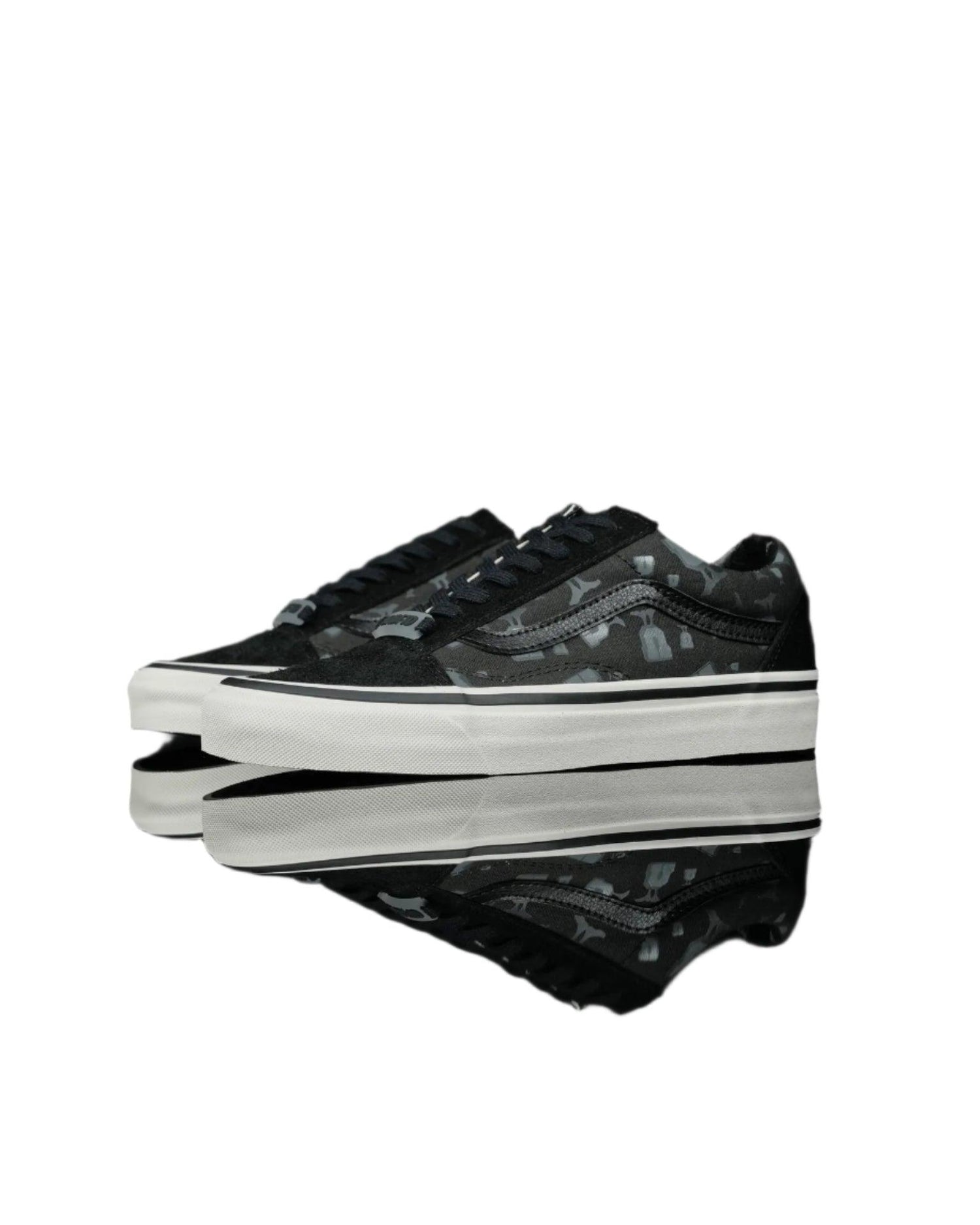 UNDEFEATED X VANS OG OLD SKOOL LX - &