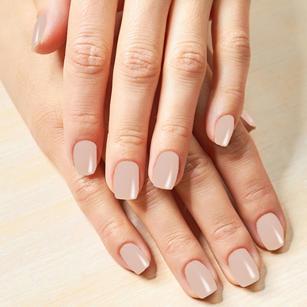 Flormar Nail Enamel: Intense Pigment, Long Lasting &amp; Chip Resistant White Dream - Magnesium &amp; Calcium Enriched Nail Polish for Strong, Beautiful Nails