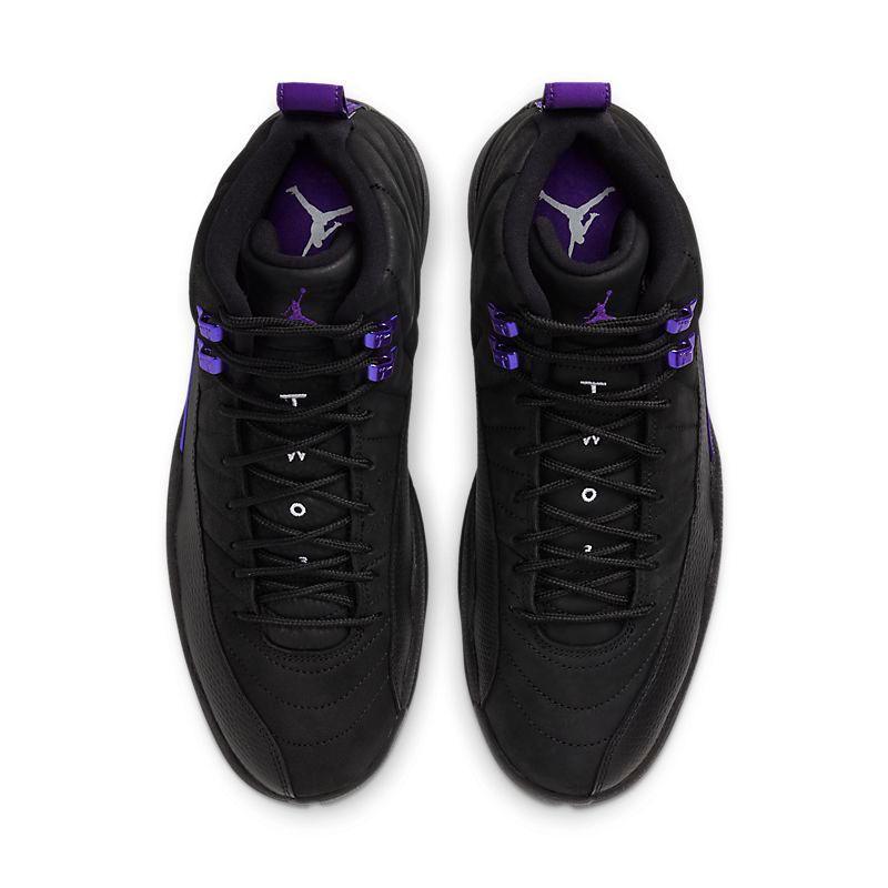 Air Jordan Retro 12 &