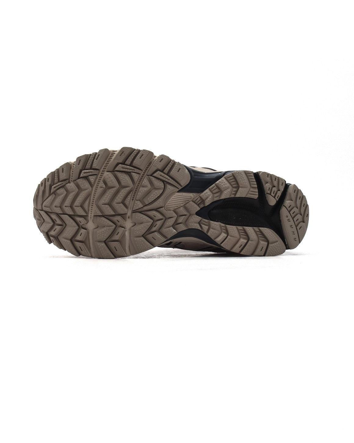 ASICS Gel-Kahana 8 &