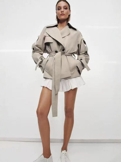 Loose-fitting trench coat