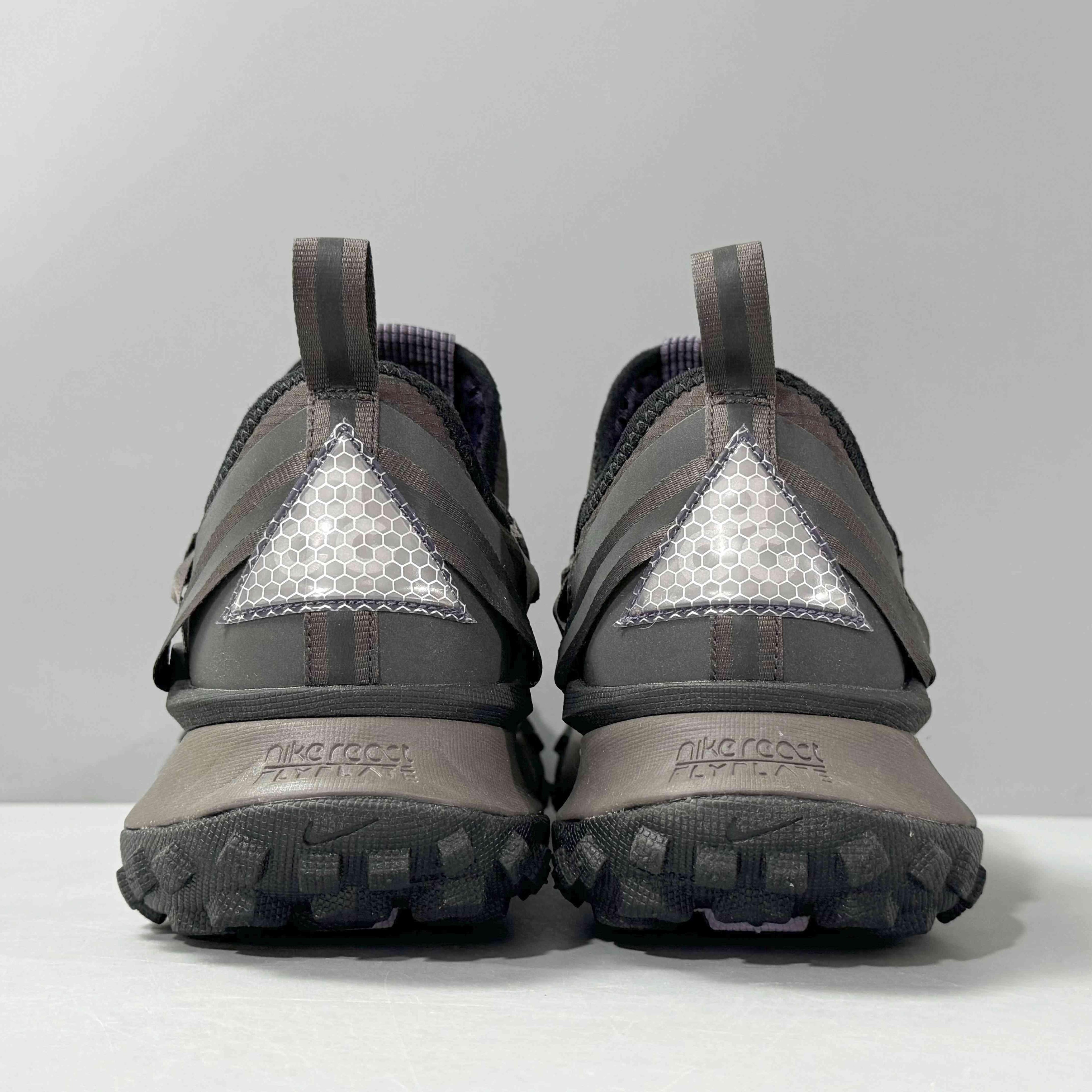 Nike ACG Mountain Fly Low &