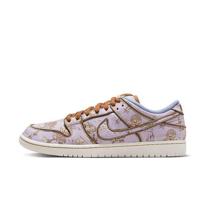 Nike SB Dunk Low &