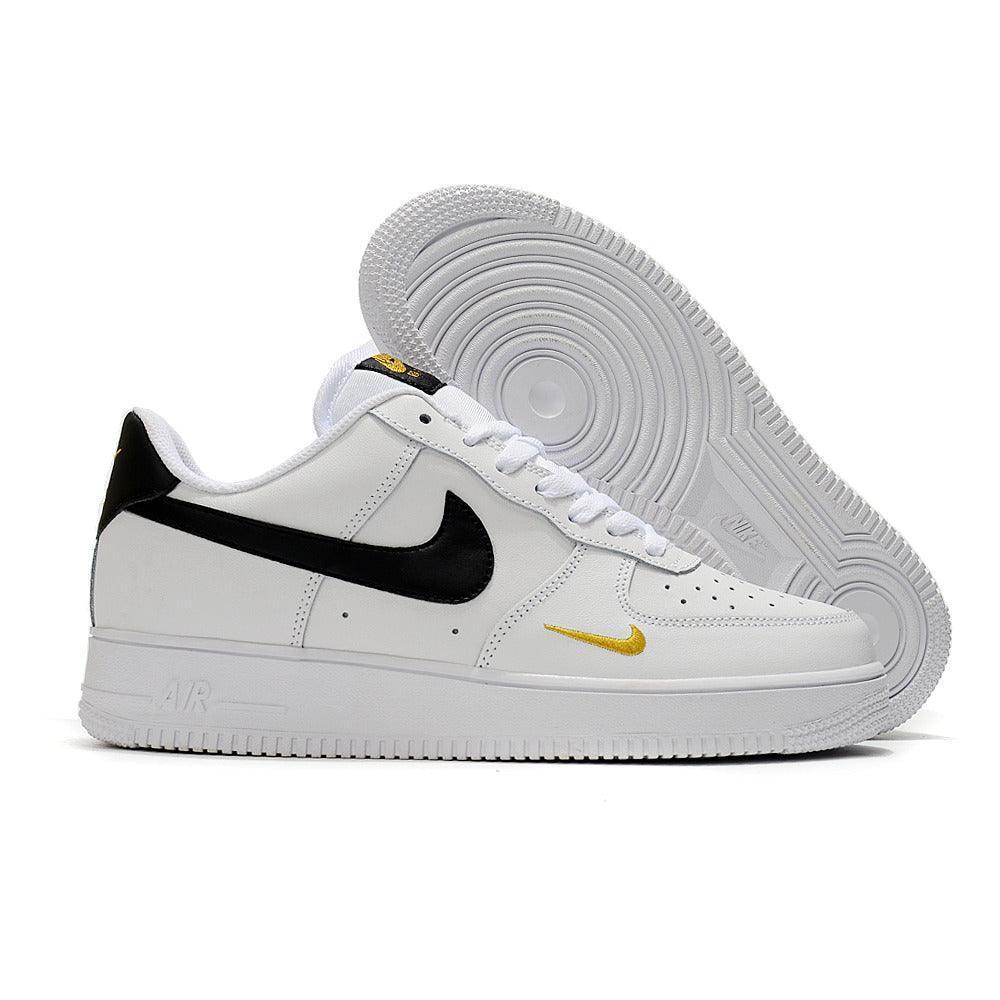 Nike Air Force 1 &