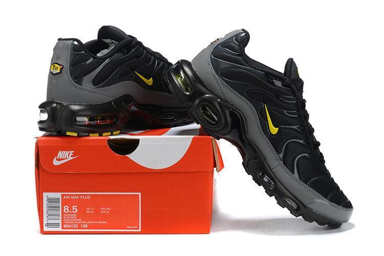 Nike Air Max Plus &