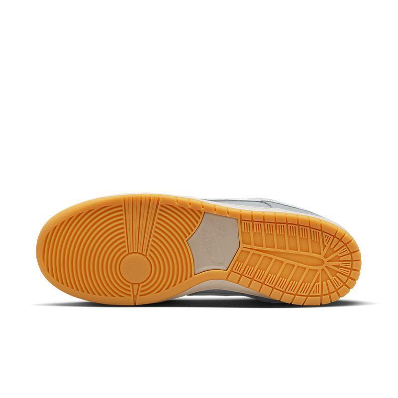 Nike SB Dunk Low &