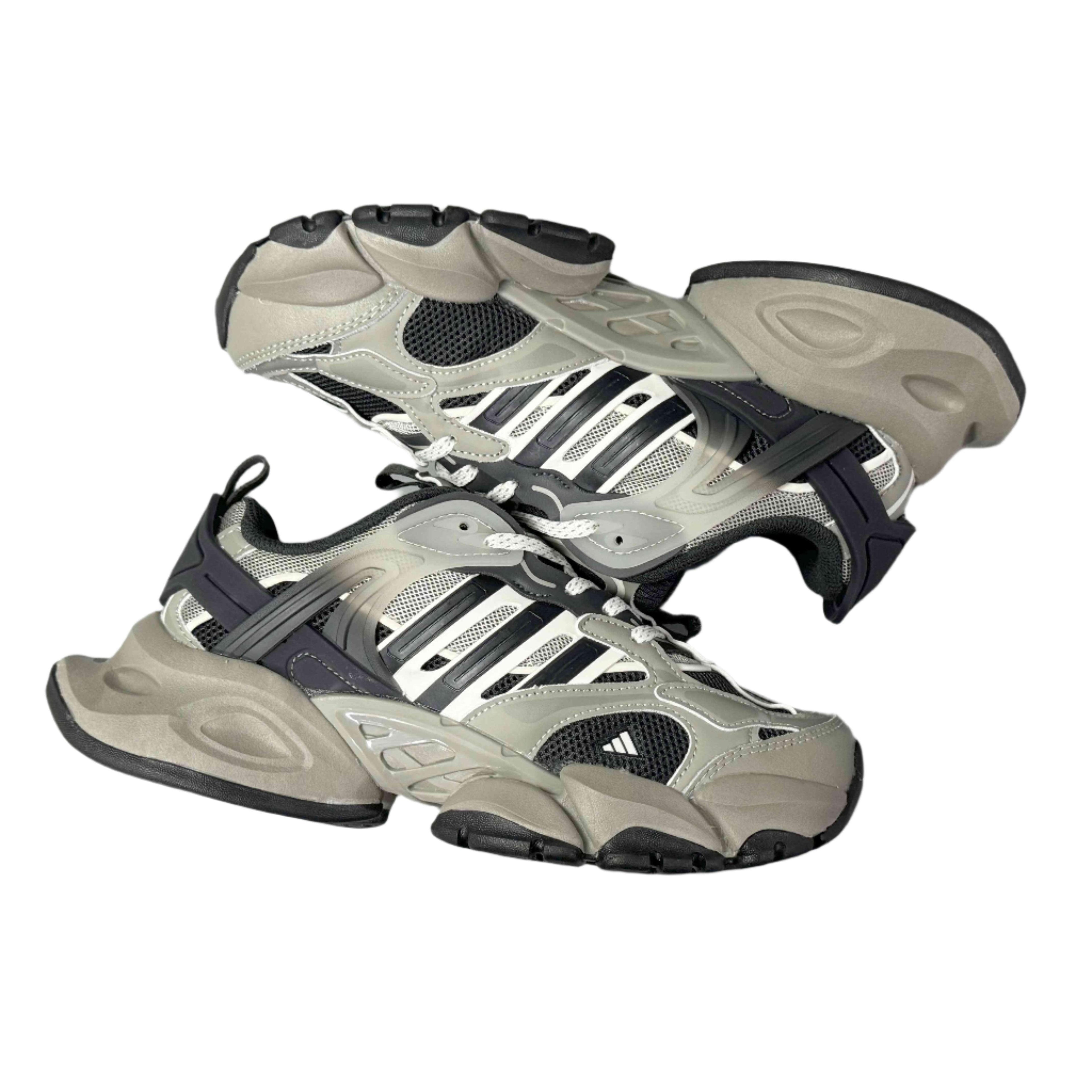 Adidas XLG Runner Deluxe &