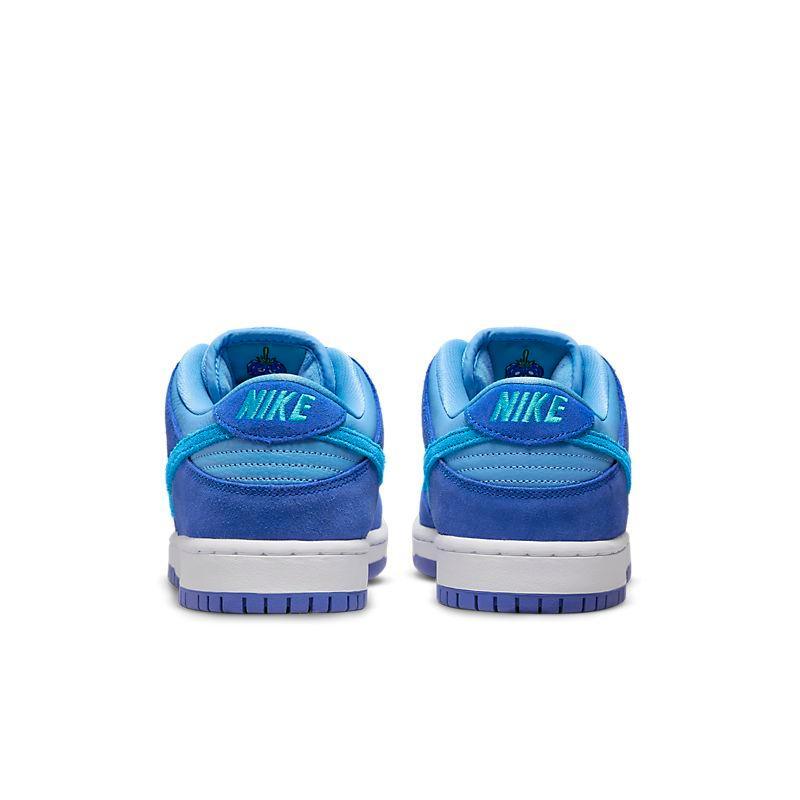 Nike SB Dunk Low &