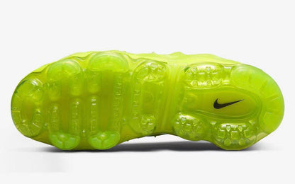 Nike Air VaporMax Plus &