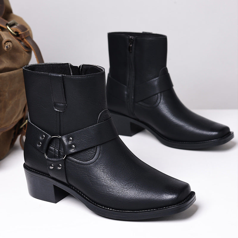 High-top, chunky-heeled leather boots, fashionable men&