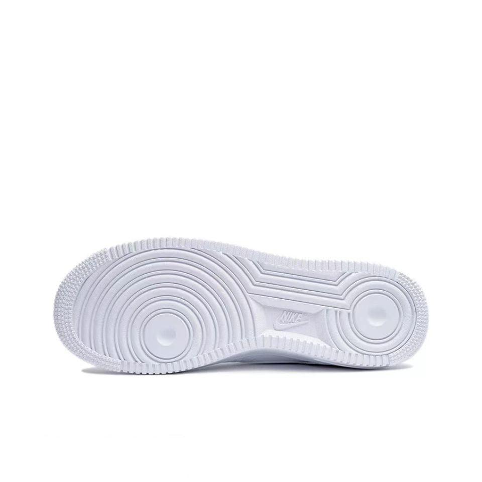 Nike Air Force 1 &