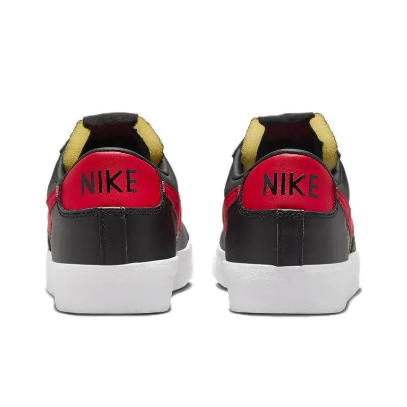 Nike Blazer Low &