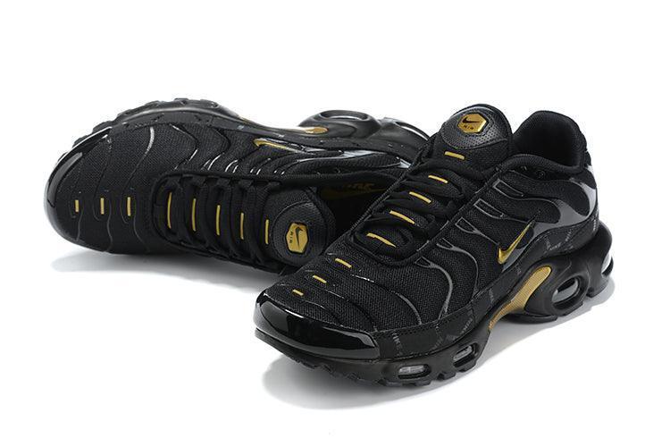 Nike Air Max Plus &