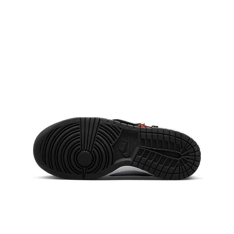 Nike Dunk Low &
