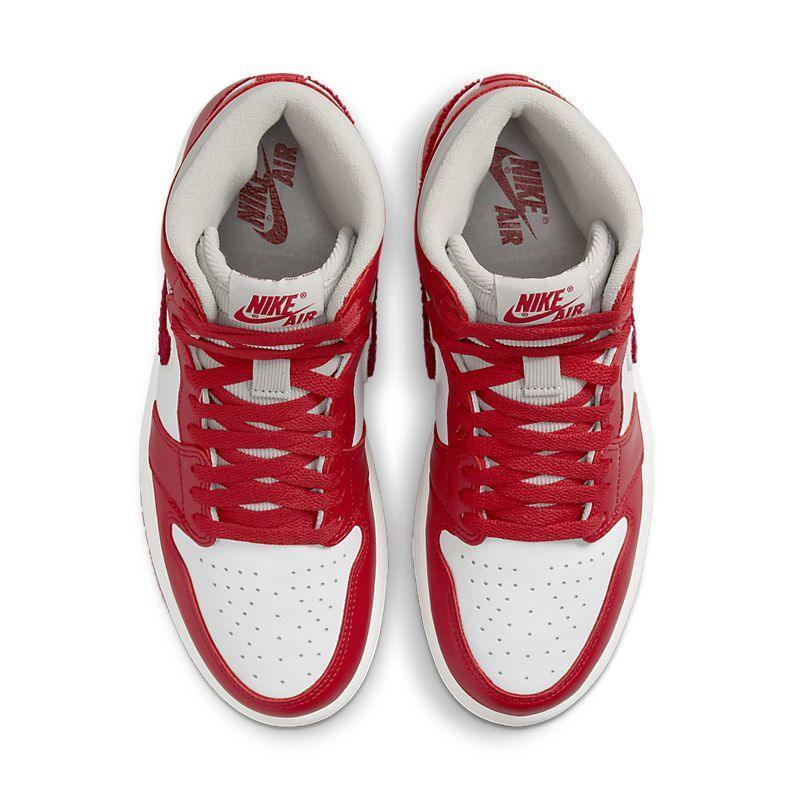 Air Jordan 1 High &