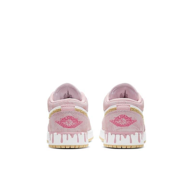 Air Jordan 1 Low &