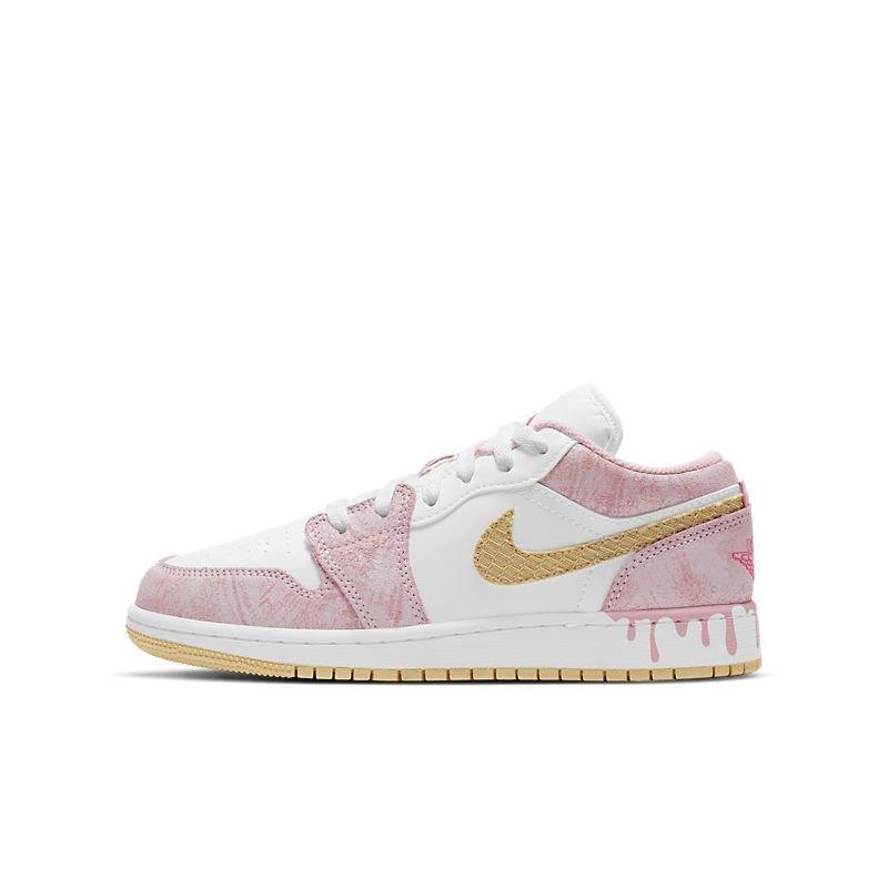 Air Jordan 1 Low &