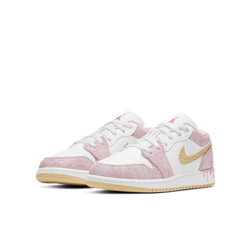 Air Jordan 1 Low &