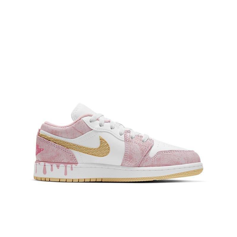 Air Jordan 1 Low &
