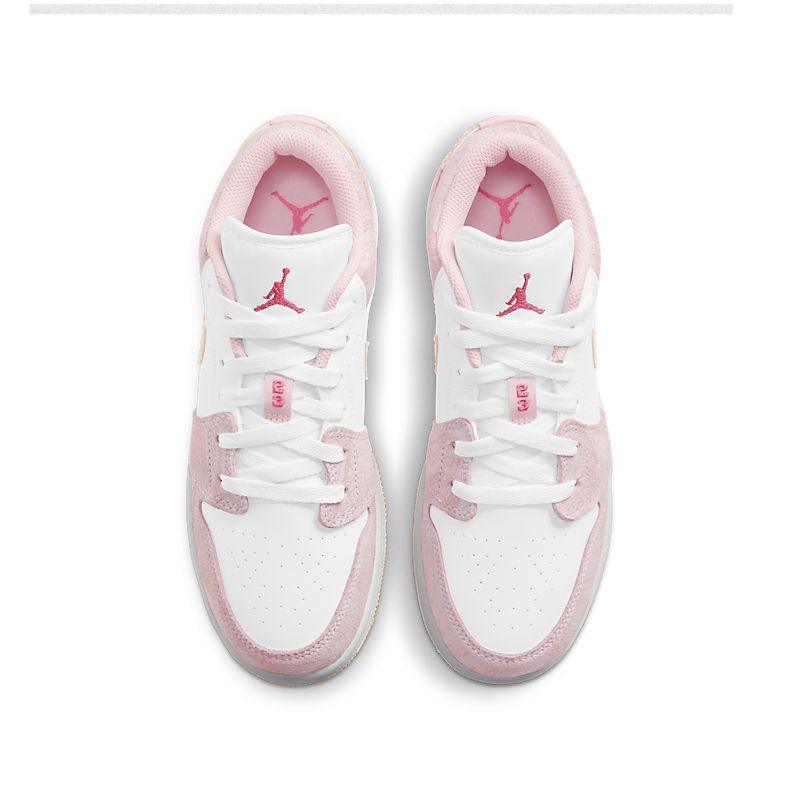 Air Jordan 1 Low &