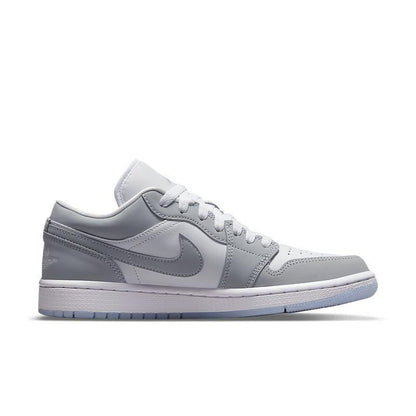 Air Jordan 1 Low &