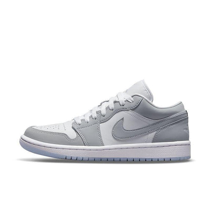 Air Jordan 1 Low &