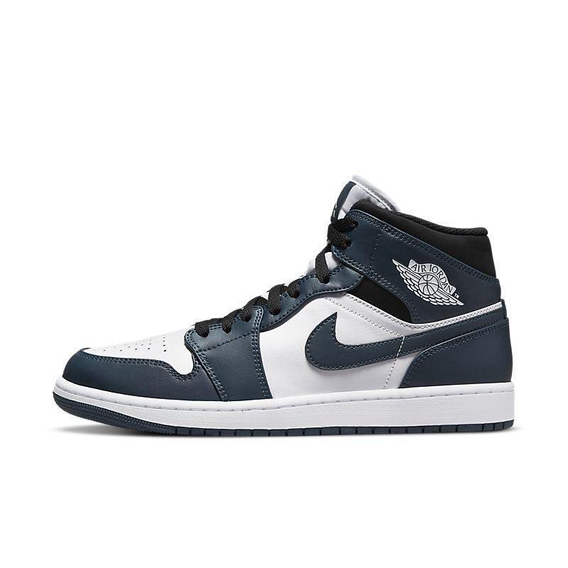 Air Jordan 1 Mid &