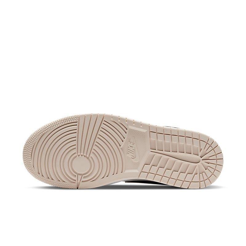 Air Jordan 1 Mid &
