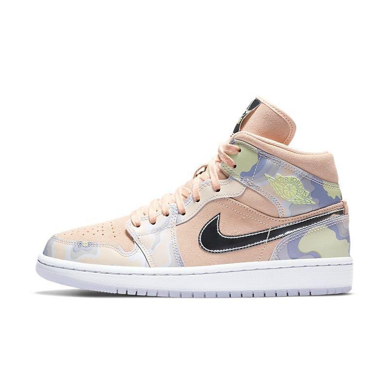 Air Jordan 1 Retro High &