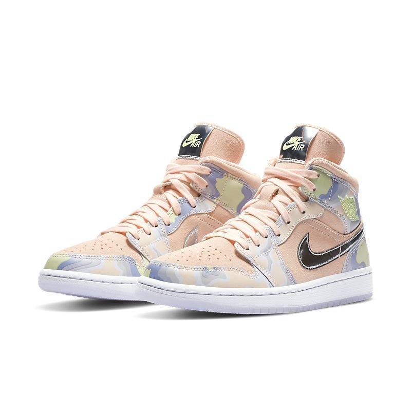 Air Jordan 1 Retro High &