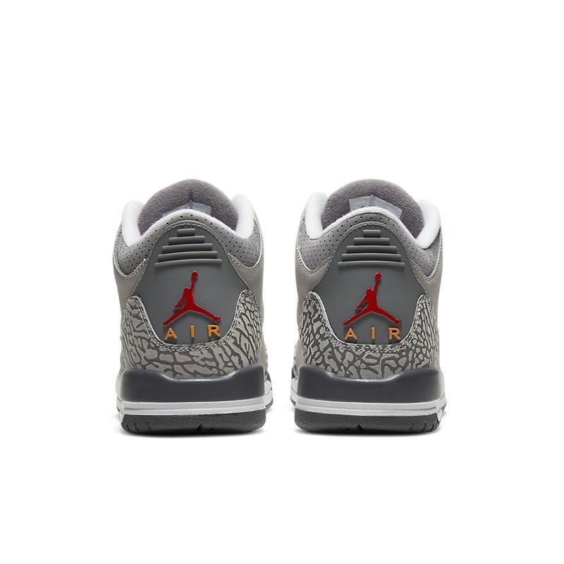 Air Jordan 3 Retro &