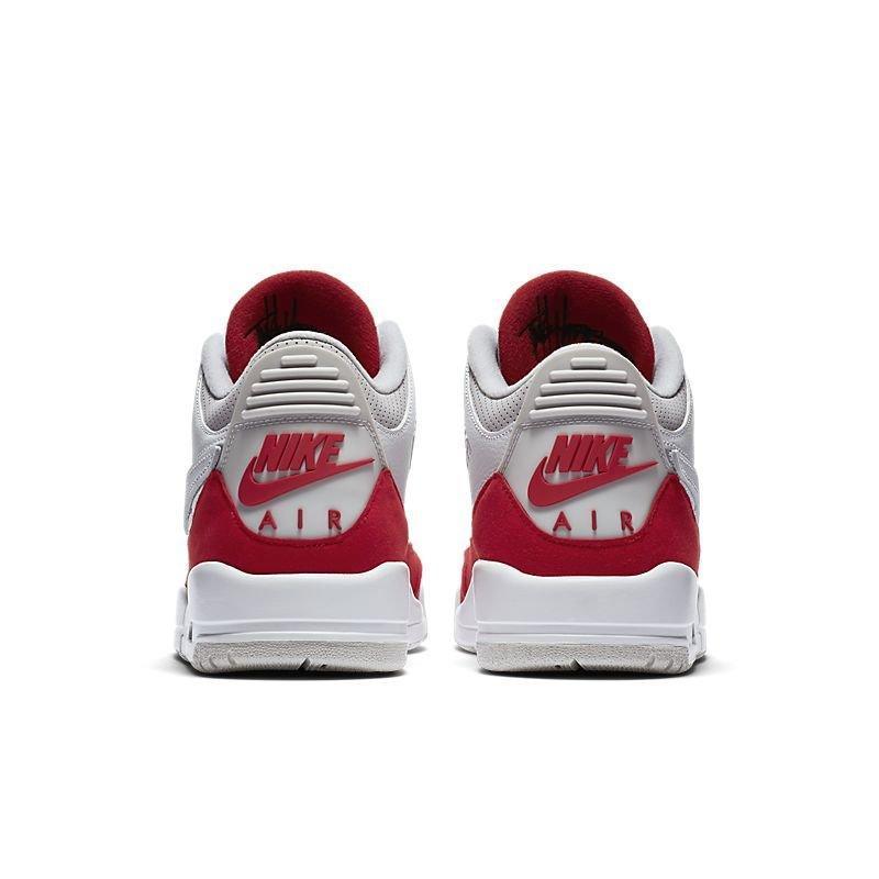 Air Jordan 3 Retro &