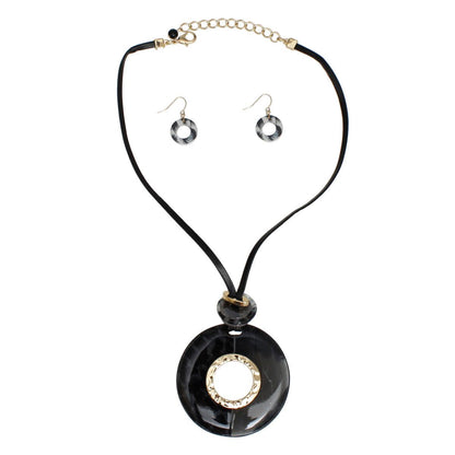 Pendant Tribal Black Leopard Ring Leather Necklace
