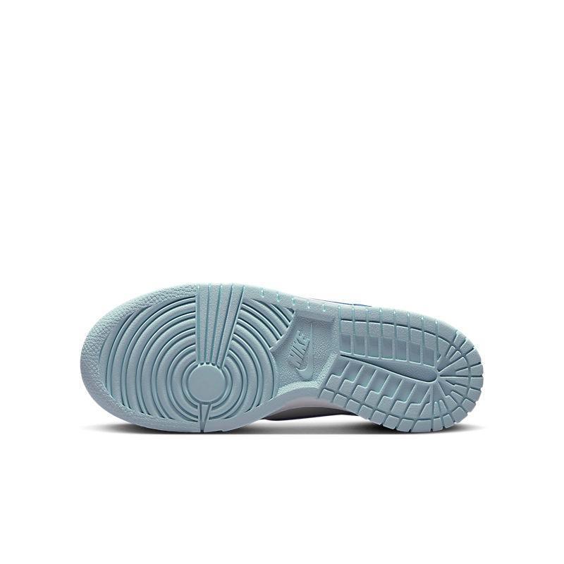 Nike Dunk Low &