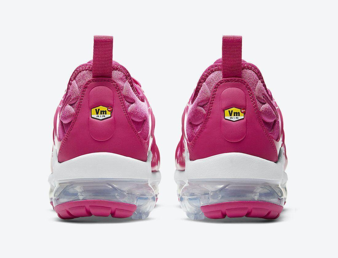 Nike Air VaporMax Plus &