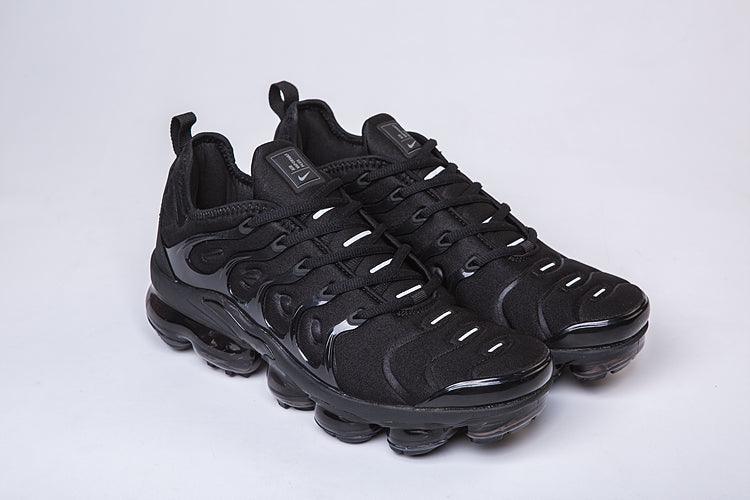 Nike Air VaporMax Plus Triple Black Sneakers – All-Day Comfort